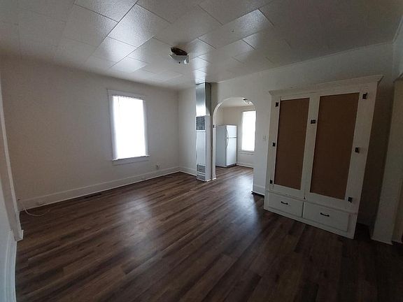 2nd image of 329 5th Ave N APT 1