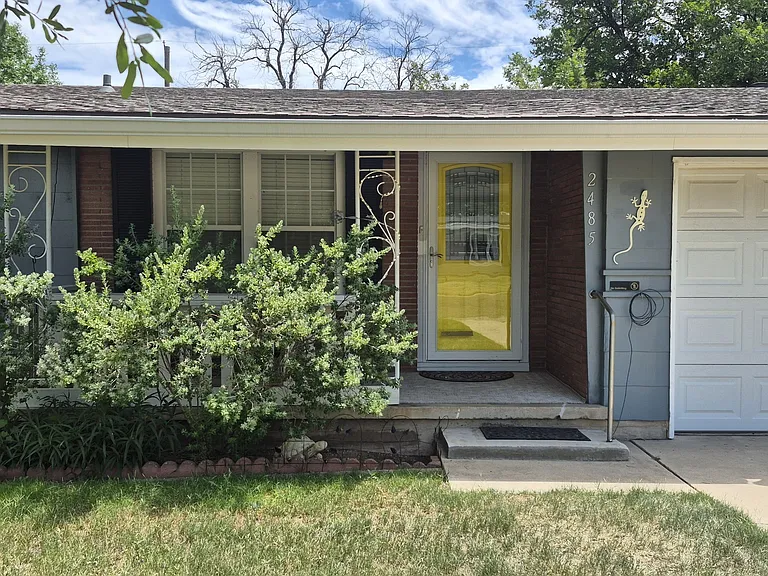 2485 Baylor Ave — Photo 1