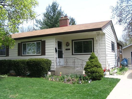 3 Bedroom Ranch near Metra