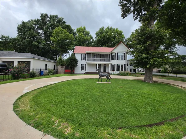 1715 N Garland Ave, Fayetteville, AR 72703
