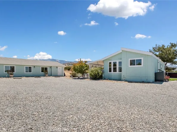 8837 Malpaso Rd, Phelan, CA 92371