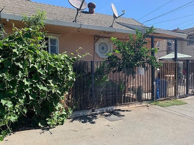 1st image of 1/2-322 E Elm St