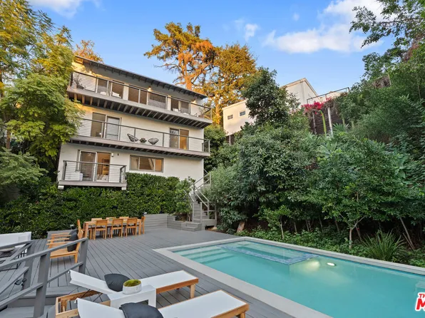 2753 La Cuesta Dr, Los Angeles, CA 90046