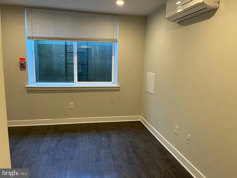 2039 N College Ave #A — Photo 37