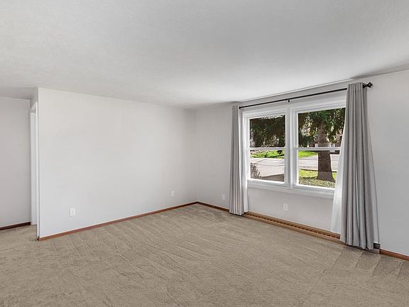 5th image of 4635 15th St NW