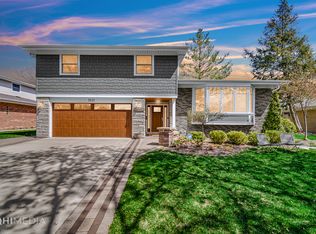 1021 N Drury Ln, Arlington Heights, IL
