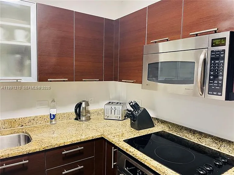 41 SE 5th St #2305 — Photo 30