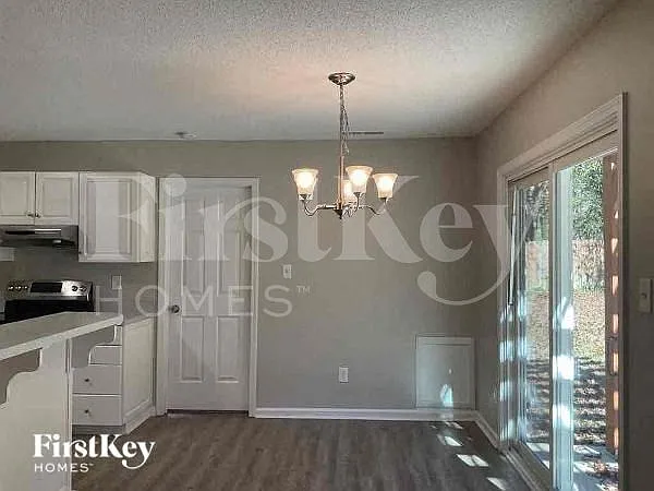 109 W Bank Dr — Photo 4