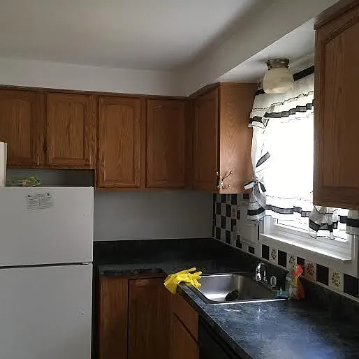 3 bed, 1.5 bath, 1152 sqft, $1,300 — Photo 2