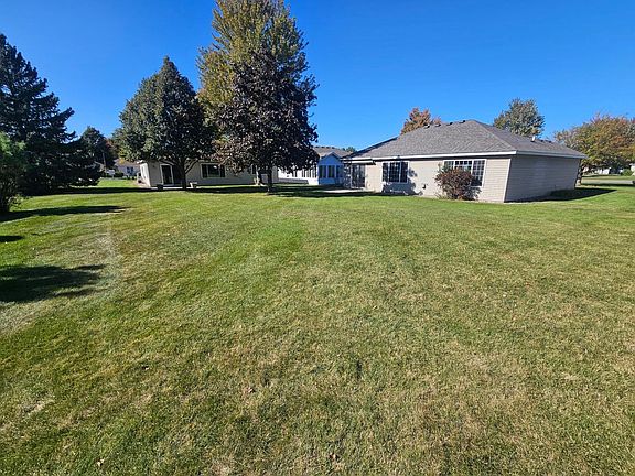 4th image of 84 Willow Creek Dr
