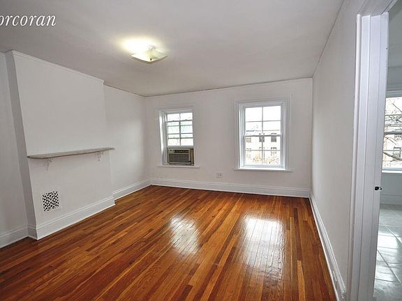 3rd image of 101 Saint James Pl #2