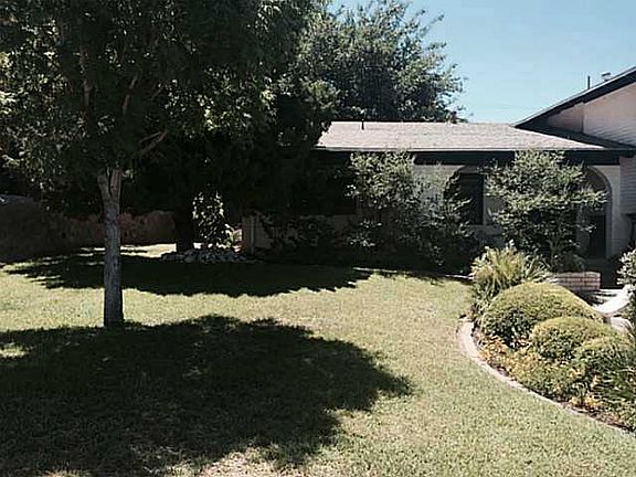 3rd image of 406 Crown Point Dr
