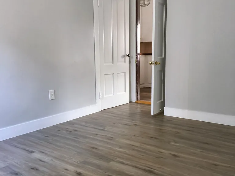 212-218 Lowell St #1E — Photo 6