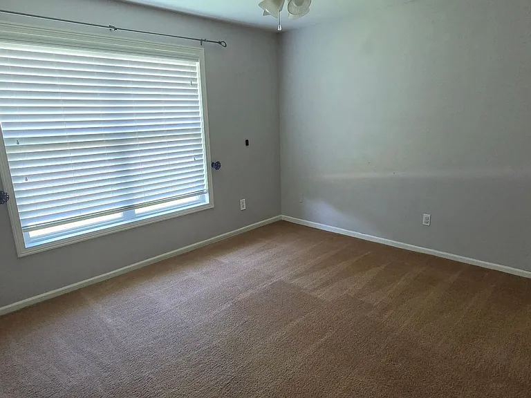 715 SW Graystone Dr — Photo 12