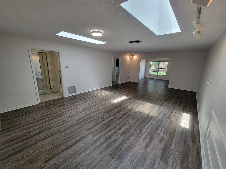 1657 S Lake Ave #3 — Photo 3
