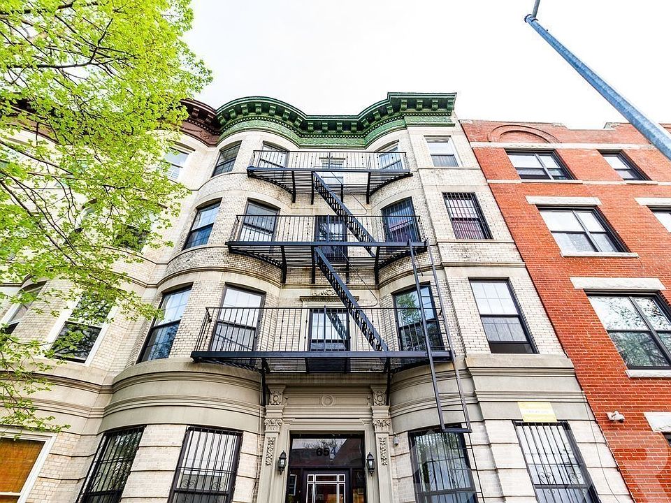 1st image of 654 Park Pl #204