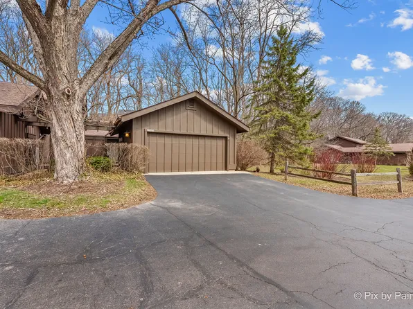 42W466 Redbud Ct, Saint Charles, IL 60175