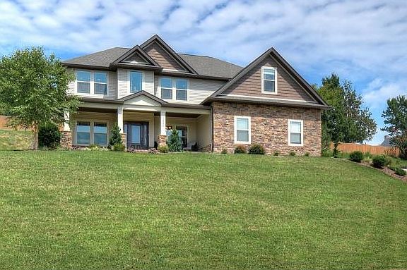 2nd image of 1040 Broad Leaf Dr