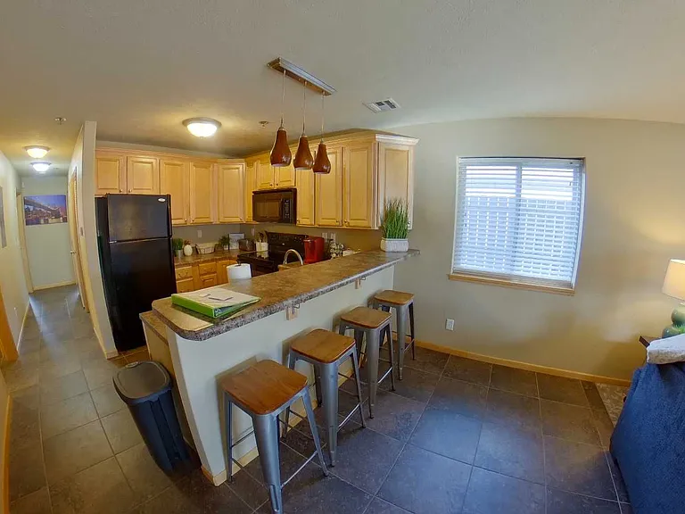 916 Bluemont Ave — Photo 10