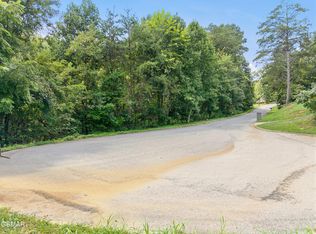 12 Catherine Crisp Dr, Kodak, TN 37764