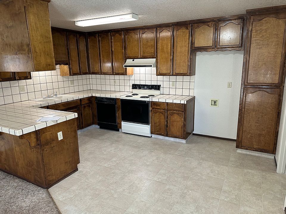 1st image of 2292 Laurel Cir #2292