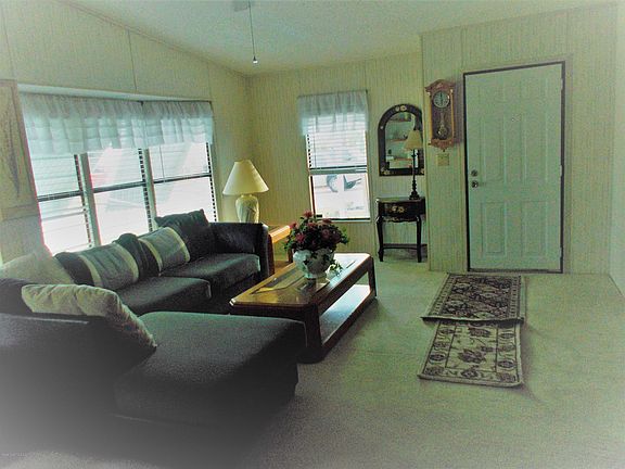4th image of 827 Lychee Dr