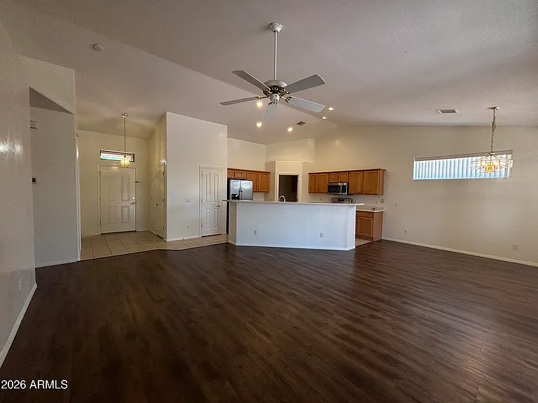 1083 S Viejo Dr — Photo 4