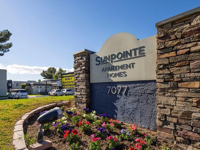 SunPointe Apartments — Photo 12