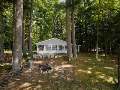 2580 Pleasant Lake Shore Dr, Cadillac, MI, 49601