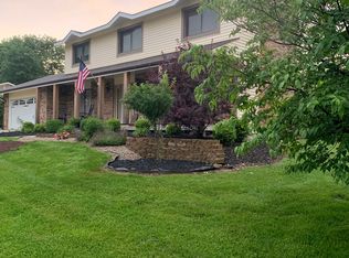 285 Westglen Dr, Glen Carbon, IL