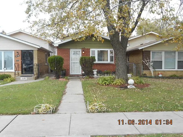 1438 W 119th St photo 1
