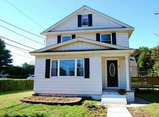 35 Merino St, Johnston, RI 02919