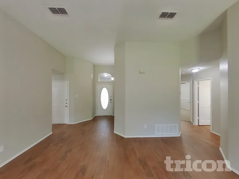 2520 Clovermeadow Dr — Photo 4