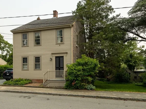 35 Oxford St, Fairhaven, MA 02719