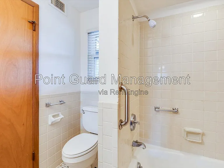 2011 N Porter Ave #232 — Photo 12