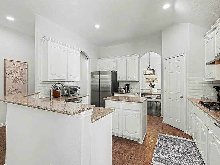 11709 Wild Pear Ln — Photo 10
