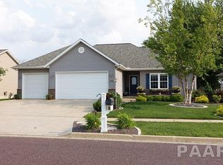 1304 Santa Fe Rd, Washington, IL 61571