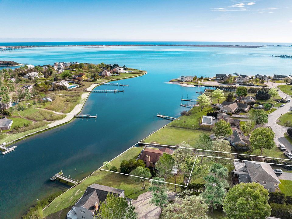 1st image of 27 Nautilus Dr