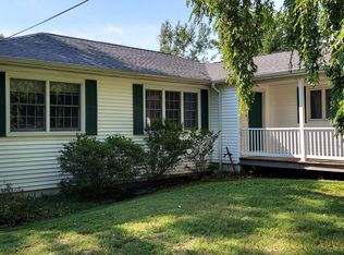 81 Hart Ave, Hopewell, NJ 08525