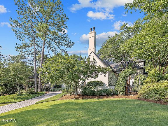 2nd image of 1128 Longleaf Drive