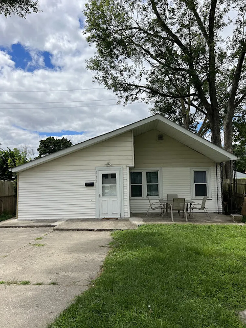 Modern & Renovated 3BD/1BA Home | Quiet & Cozy — Photo 3