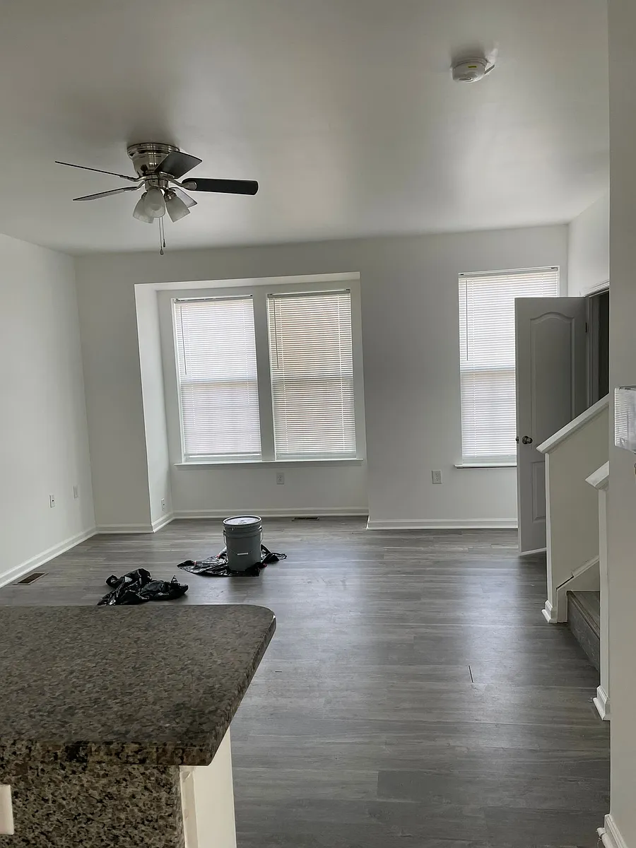 Building Photo - 11 Landis Ct