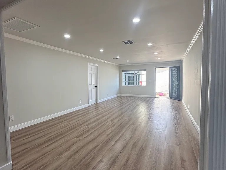 1125 Stanley Ave — Photo 24