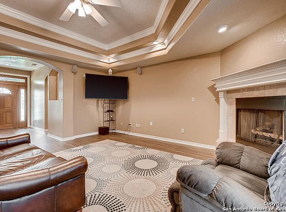 4th image of 1205 Cody Ln
