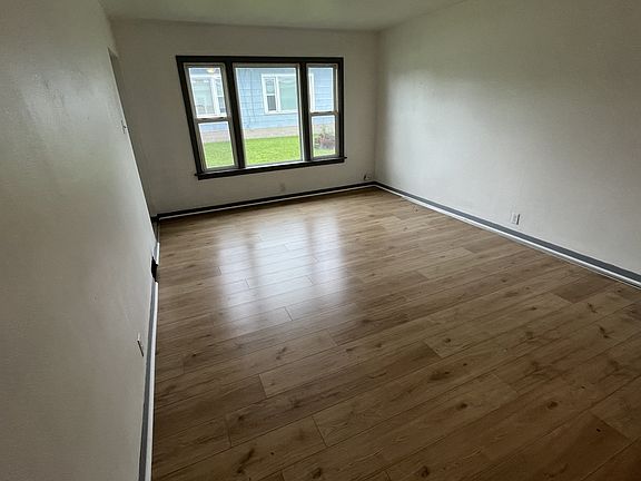 4th image of 410-412 N Lake St #410-A