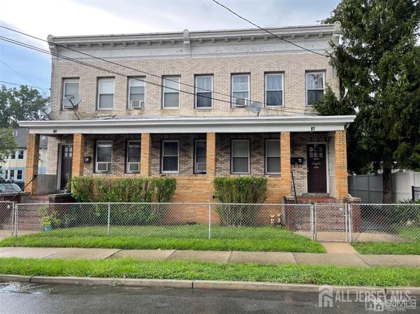 82 Pulaski Ave, Carteret, NJ 07008
