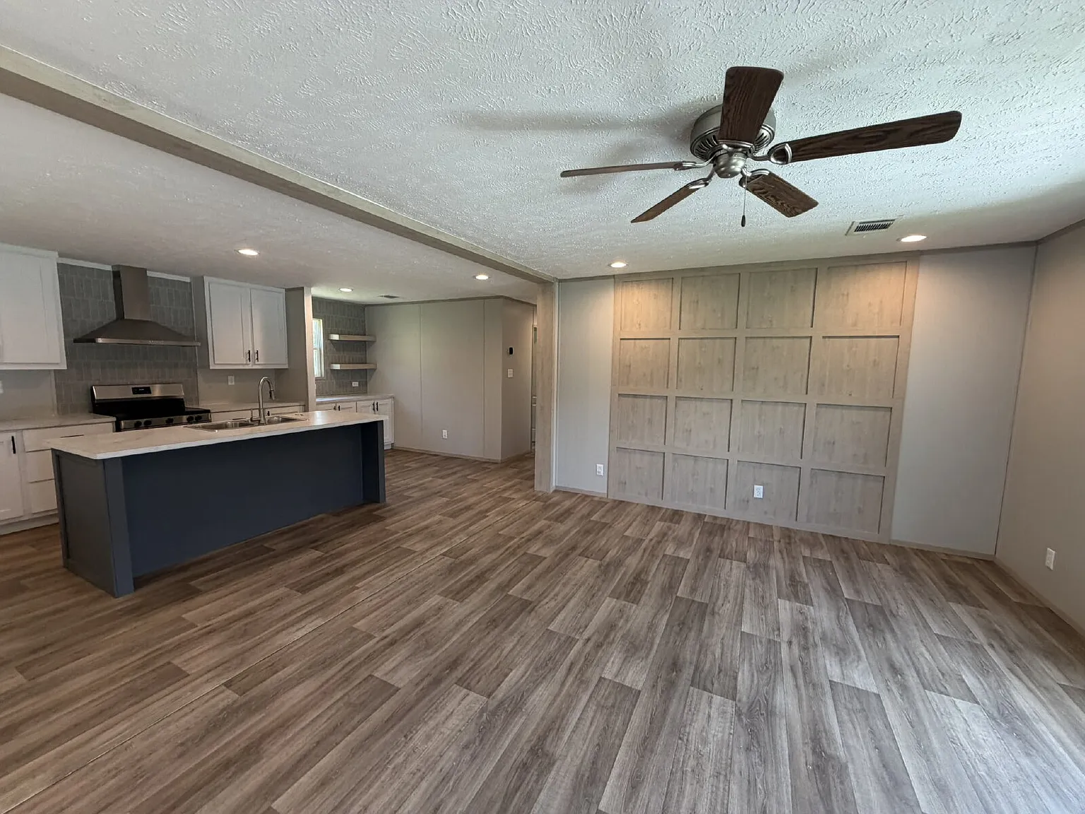 3 bed, 2.0 bath, 1568 sqft, $1,800 — Photo 2