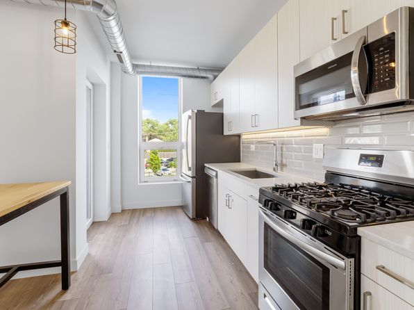 2405 W Hutchinson St #409