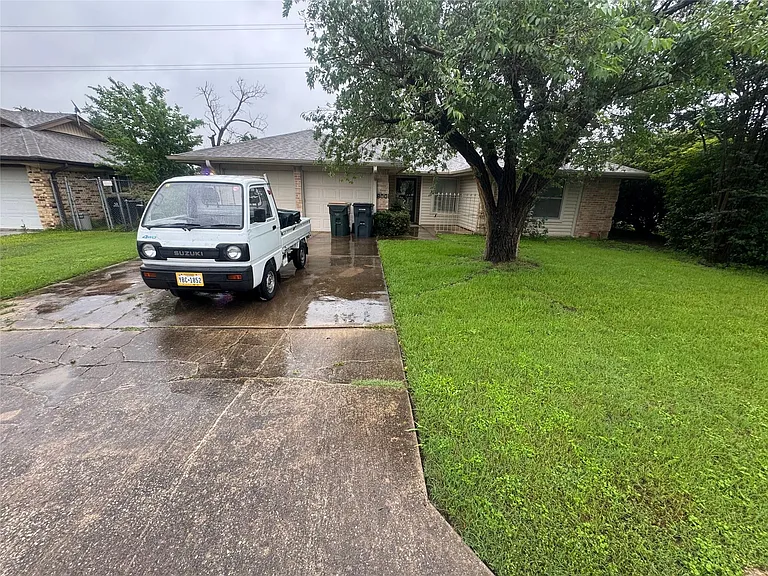 800 E Central Dr — Photo 1