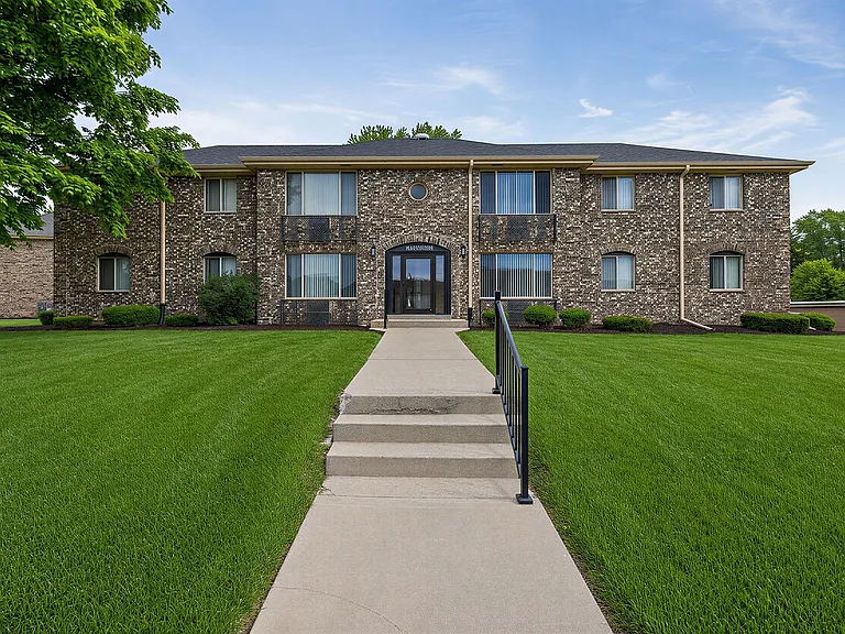 Stone Point Apartments Exterior